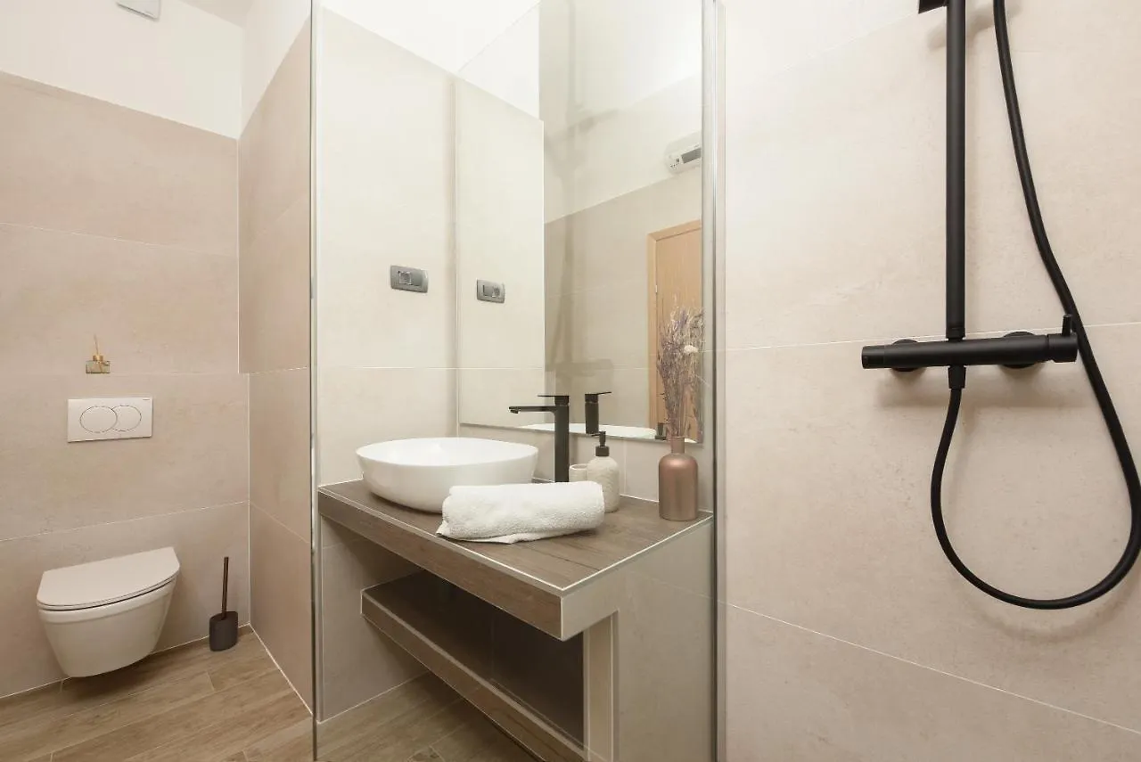 New!Beautiful Modern Bedrooms And Apt Old Town Zadar- Great Location 0*, 자다르